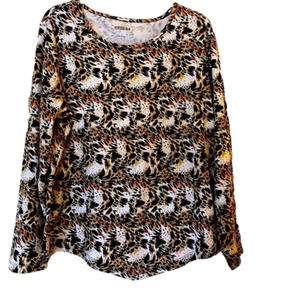 Bedford Fair animal print long sleeve, comes to longer point in front. Size L